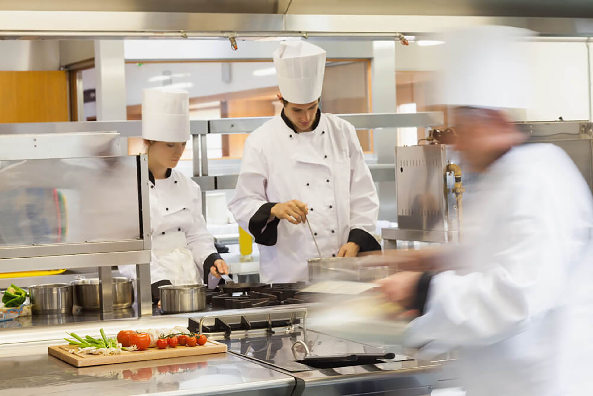 Organização do layout das cozinhas, restaurantes e indústrias
